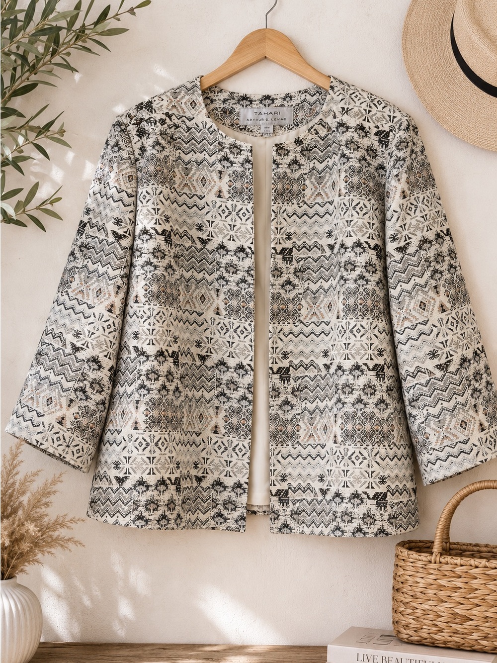 Tahari Arthur S. Levine 18W Open Front Tapestry Jacket Boho Southwestern Blazer